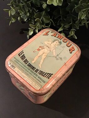 ♥️5/25$ L'Amour Pink Toiletry Soap Tin